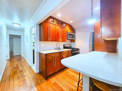 Spacious Updated Condo in a Convenient Prime Location in - photo 3