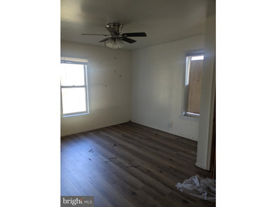 INVESTOR ALERT! Brand NEW Roof! This home could be great for a - photo 11