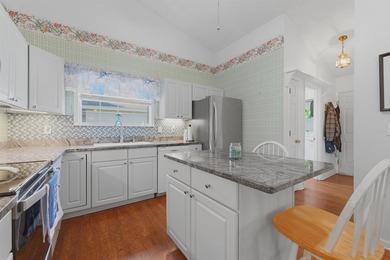 Welcome home to 1305 Walton Heath Drive! Nestled in the Island - photo 15