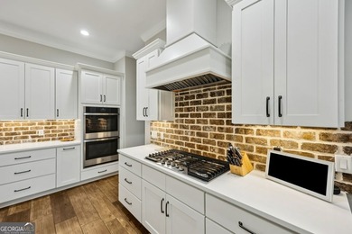 Bent Pine modern farmhouse, only two years old, with amazing - photo 27