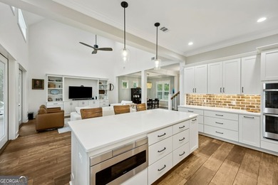 Bent Pine modern farmhouse, only two years old, with amazing - photo 28