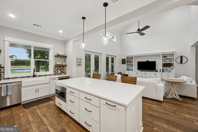 Bent Pine modern farmhouse, only two years old, with amazing - photo 29