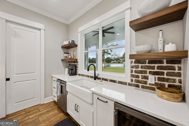Bent Pine modern farmhouse, only two years old, with amazing - photo 30