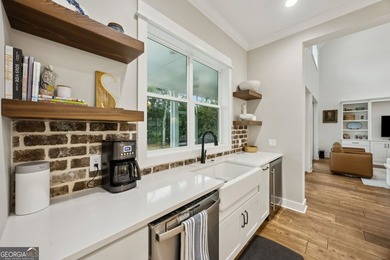 Bent Pine modern farmhouse, only two years old, with amazing - photo 31
