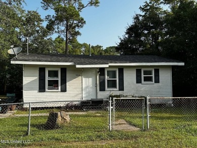 Just a few minutes East of Hwy 49, this 3 bedroom, 1 bath home - photo 1