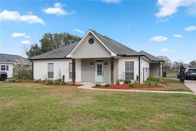 (private lake, pond, coastal) Home Active Under Contract in Prairieville Louisiana