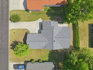 Welcome home to 1305 Walton Heath Drive! Nestled in the Island - photo 34
