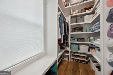 Bent Pine modern farmhouse, only two years old, with amazing - photo 48