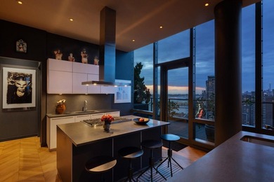 PENTHOUSE 3450 Rising above Tribeca's skyline, PH3450 is a truly - photo 11