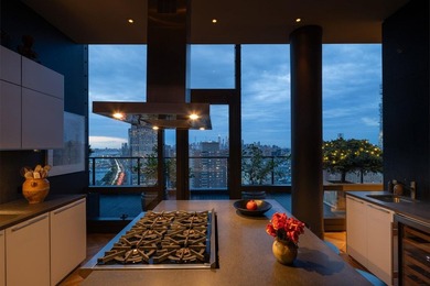 PENTHOUSE 3450 Rising above Tribeca's skyline, PH3450 is a truly - photo 12