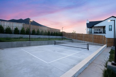 This luxurious modern residence blends clean architectural lines - photo 13