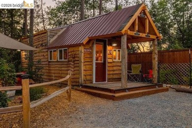 Welcome to Your New Haven! Nestled on a peaceful, forested road - photo 5