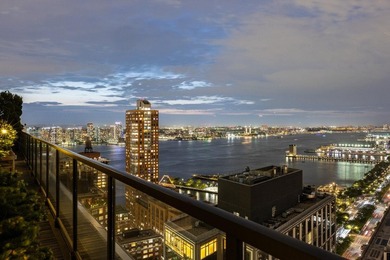 PENTHOUSE 3450 Rising above Tribeca's skyline, PH3450 is a truly - photo 15