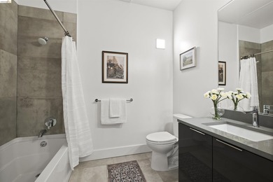 LARGE ONE BEDROOM PLUS AND ONE AND A HALF BATHROOM LOFT STYLE! - photo 18