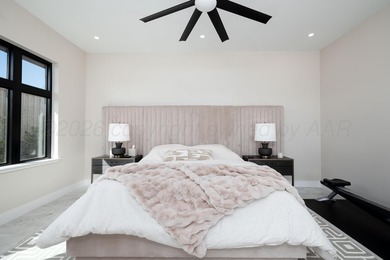 This luxurious modern residence blends clean architectural lines - photo 27