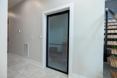 This luxurious modern residence blends clean architectural lines - photo 38