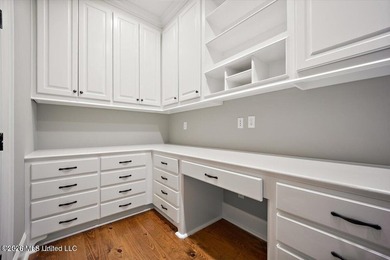 Situated on a quiet cul-de-sac within the gated Reunion - photo 40