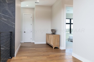 This luxurious modern residence blends clean architectural lines - photo 41