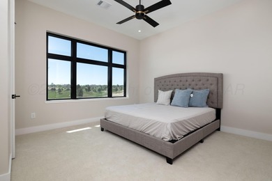 This luxurious modern residence blends clean architectural lines - photo 46