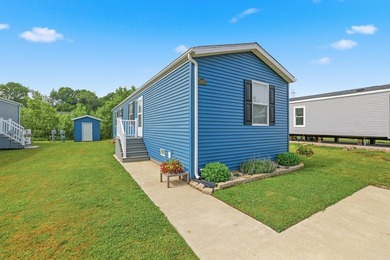 Welcome home to this spacious & perfectly designed 2 bedroom, 2 - photo 1