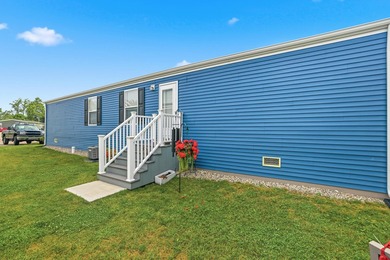 Welcome home to this spacious & perfectly designed 2 bedroom, 2 - photo 2