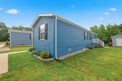 Welcome home to this spacious & perfectly designed 2 bedroom, 2 - photo 4