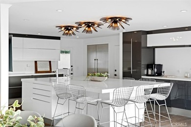 Welcome to 343 Emerald Bay - a fully furnished, contemporary - photo 12