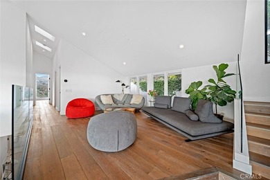 Welcome to 343 Emerald Bay - a fully furnished, contemporary - photo 13