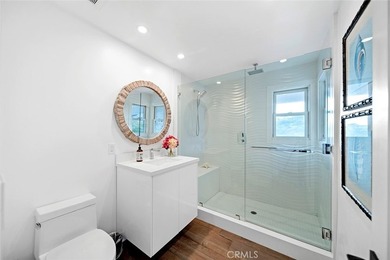 Welcome to 343 Emerald Bay - a fully furnished, contemporary - photo 23