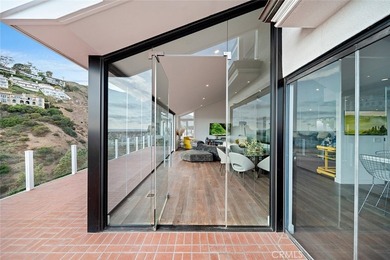 Welcome to 343 Emerald Bay - a fully furnished, contemporary - photo 24