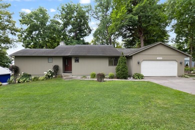 Diamond Lake - Cass County Home For Sale in Cassopolis Michigan