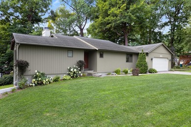Diamond Lake-Deeded Lake Access, Relax on the full size deck - photo 3