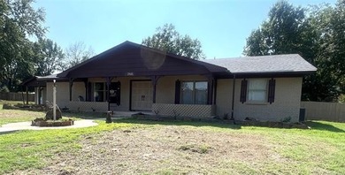 Arkansas River Home For Sale in Muskogee Oklahoma