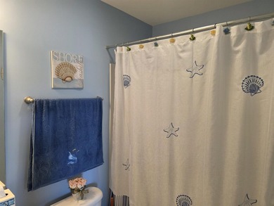 Welcome to this stunning Crepe Myrtle home by Lennar, perfectly - photo 19