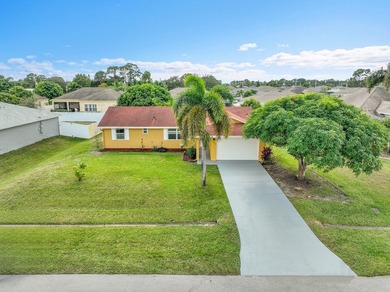 Welcome to your new home a beautifully maintained 3 bedroom, 2 - photo 5