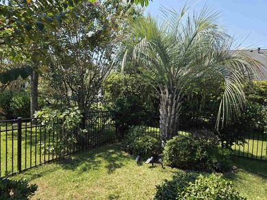 Welcome to this stunning Crepe Myrtle home by Lennar, perfectly - photo 33