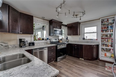 What an opportunity here!!! Absolutely PRIME location! Reputable - photo 5