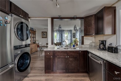 What an opportunity here!!! Absolutely PRIME location! Reputable - photo 8