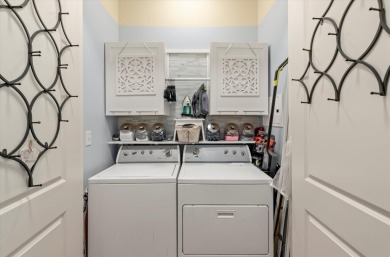 Beautiful condo in the heart of Daniel Island. High ceilings and