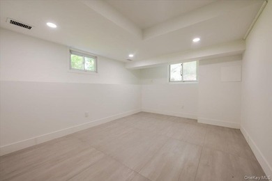 Welcome to this sprawling sunlit ranch with vaulted ceilings and - photo 23