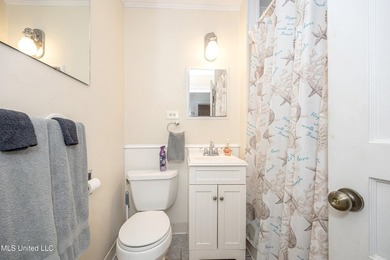Money - Maker! Three-bedroom, two-bath fully furnished home in - photo 25