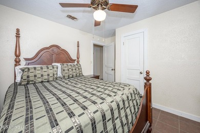 Money - Maker! Three-bedroom, two-bath fully furnished home in - photo 29