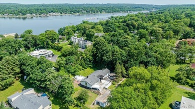 Welcome to this sprawling sunlit ranch with vaulted ceilings and - photo 34
