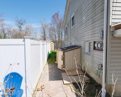 Here's a fantastic opportunity for an owner-occupied investment - photo 6
