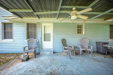 Money - Maker! Three-bedroom, two-bath fully furnished home in - photo 36