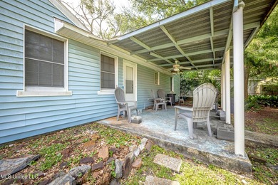 Money - Maker! Three-bedroom, two-bath fully furnished home in - photo 37