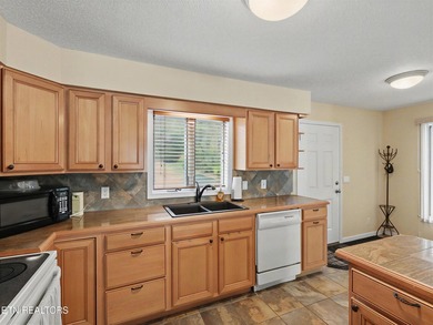 One of the best breathtaking views on Norris Lake. This condo is - photo 8
