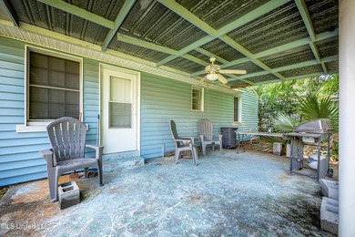 Money - Maker! Three-bedroom, two-bath fully furnished home in - photo 38