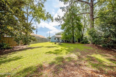 Money - Maker! Three-bedroom, two-bath fully furnished home in - photo 39