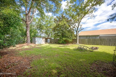 Money - Maker! Three-bedroom, two-bath fully furnished home in - photo 40